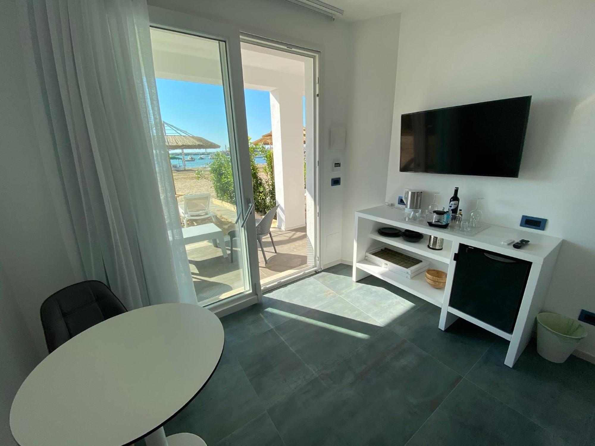 Marina Bay Beach Hotel بيسْكيتْشّي المظهر الخارجي الصورة