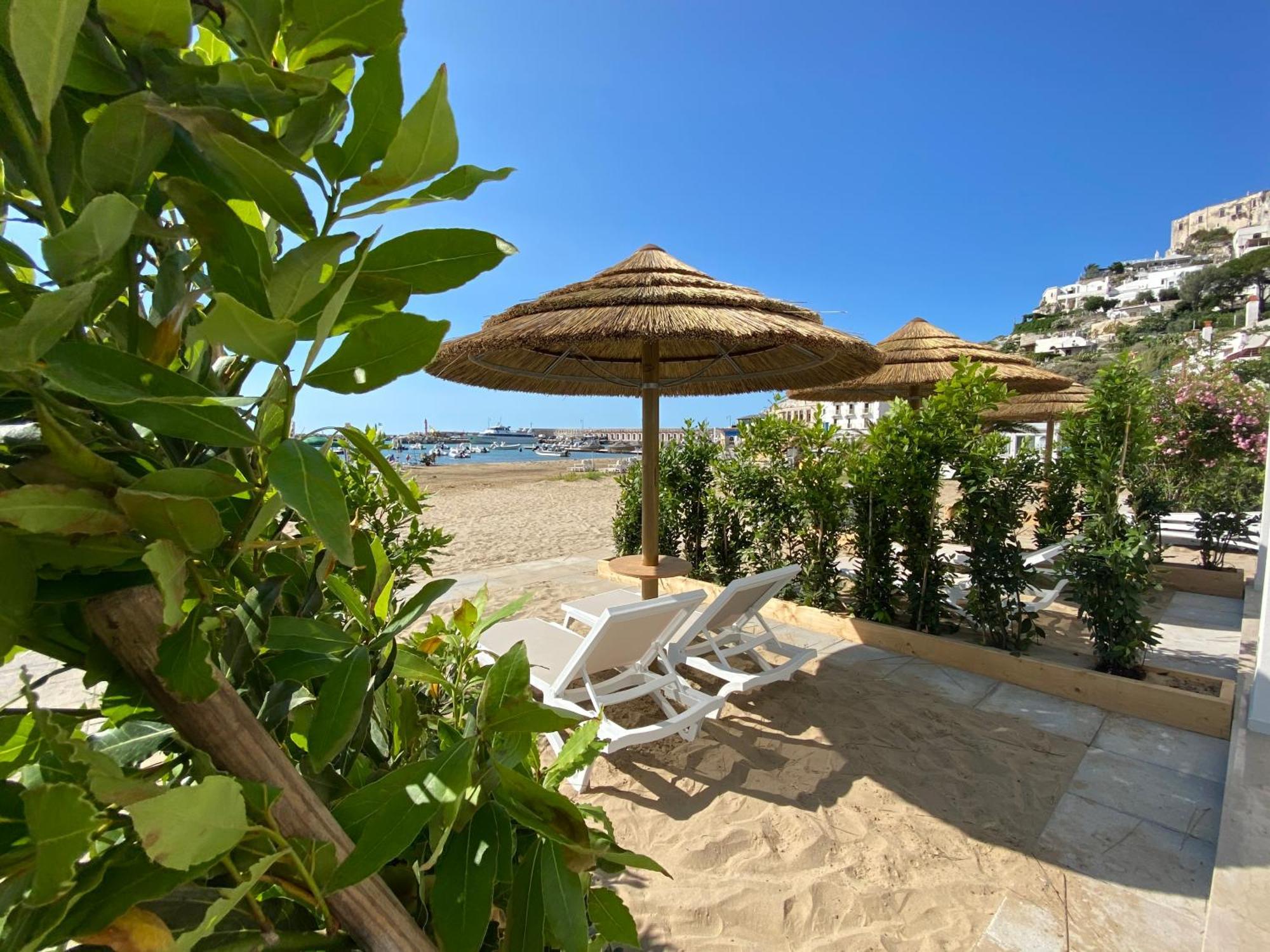 Marina Bay Beach Hotel بيسْكيتْشّي المظهر الخارجي الصورة