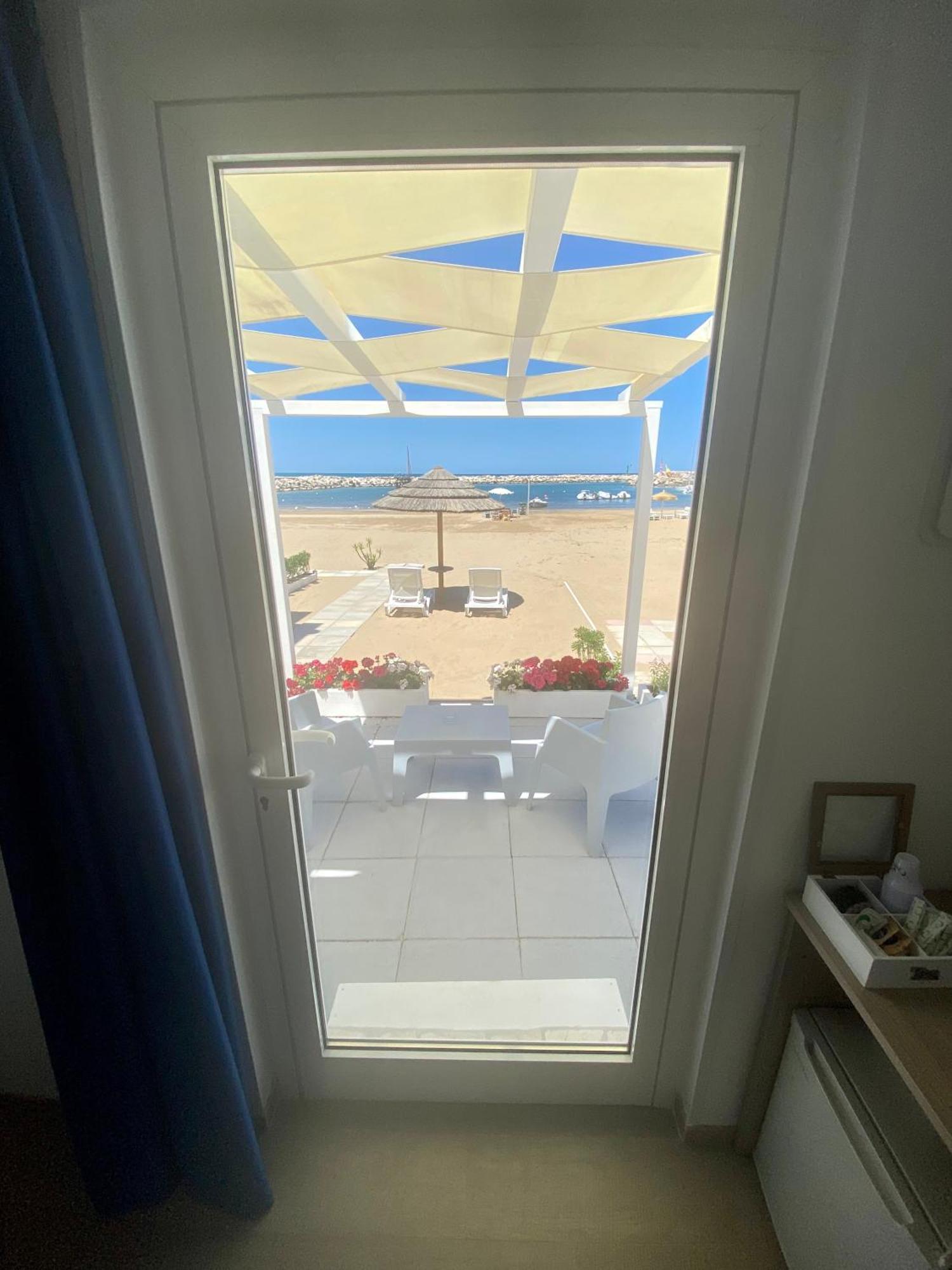 Marina Bay Beach Hotel بيسْكيتْشّي المظهر الخارجي الصورة
