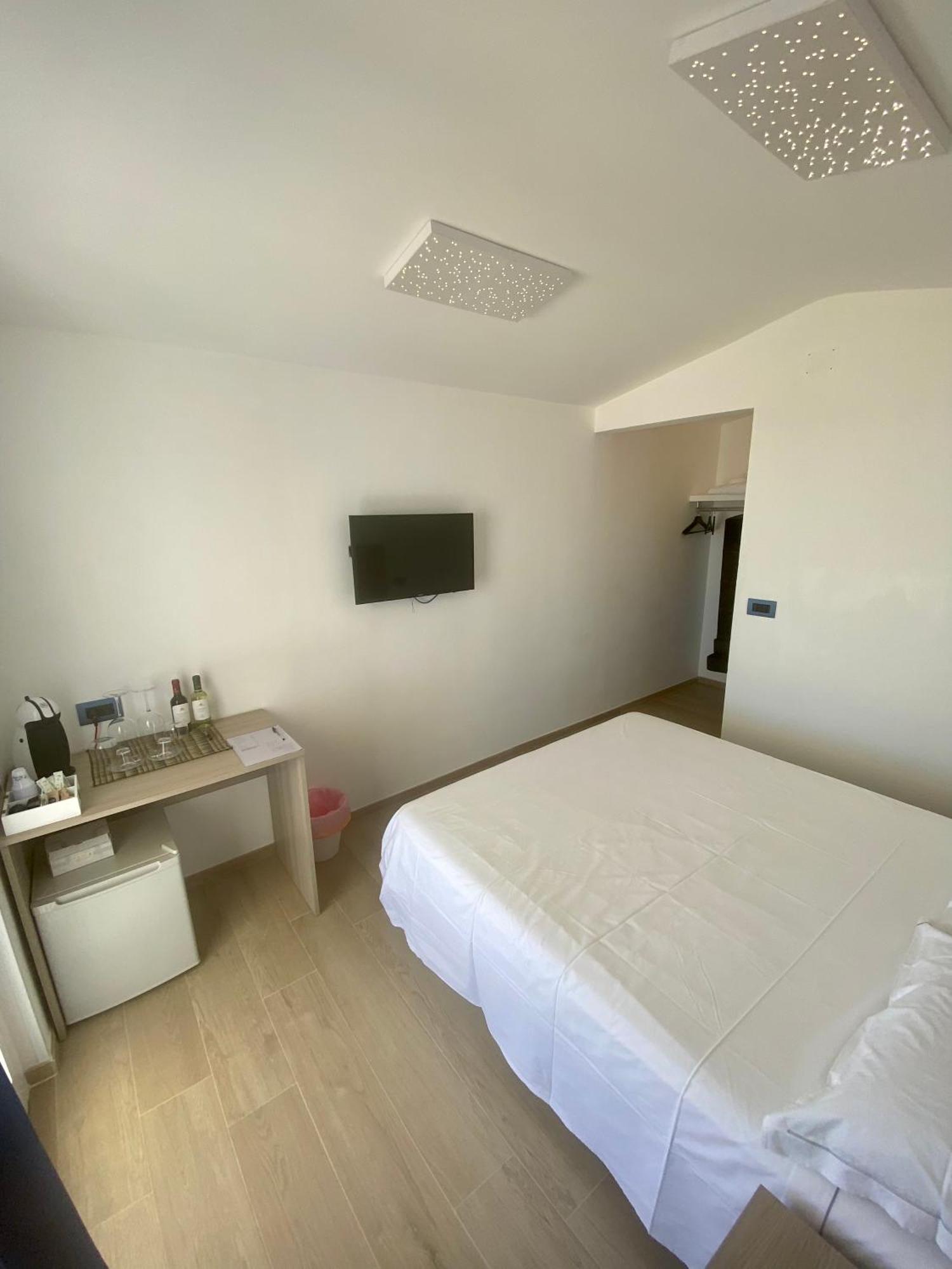 Marina Bay Beach Hotel بيسْكيتْشّي المظهر الخارجي الصورة
