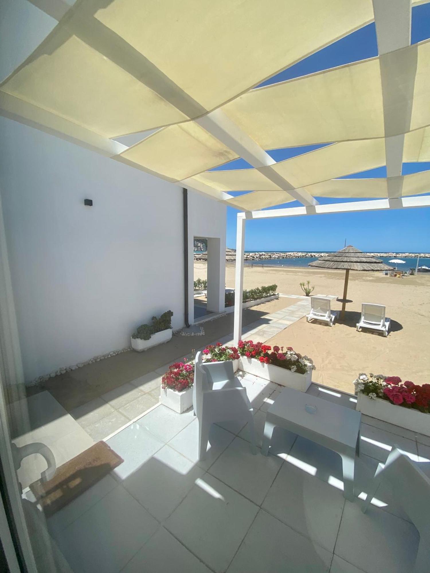 Marina Bay Beach Hotel بيسْكيتْشّي المظهر الخارجي الصورة