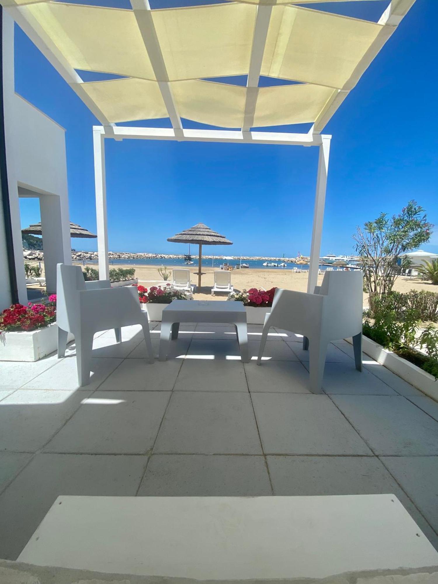 Marina Bay Beach Hotel بيسْكيتْشّي المظهر الخارجي الصورة
