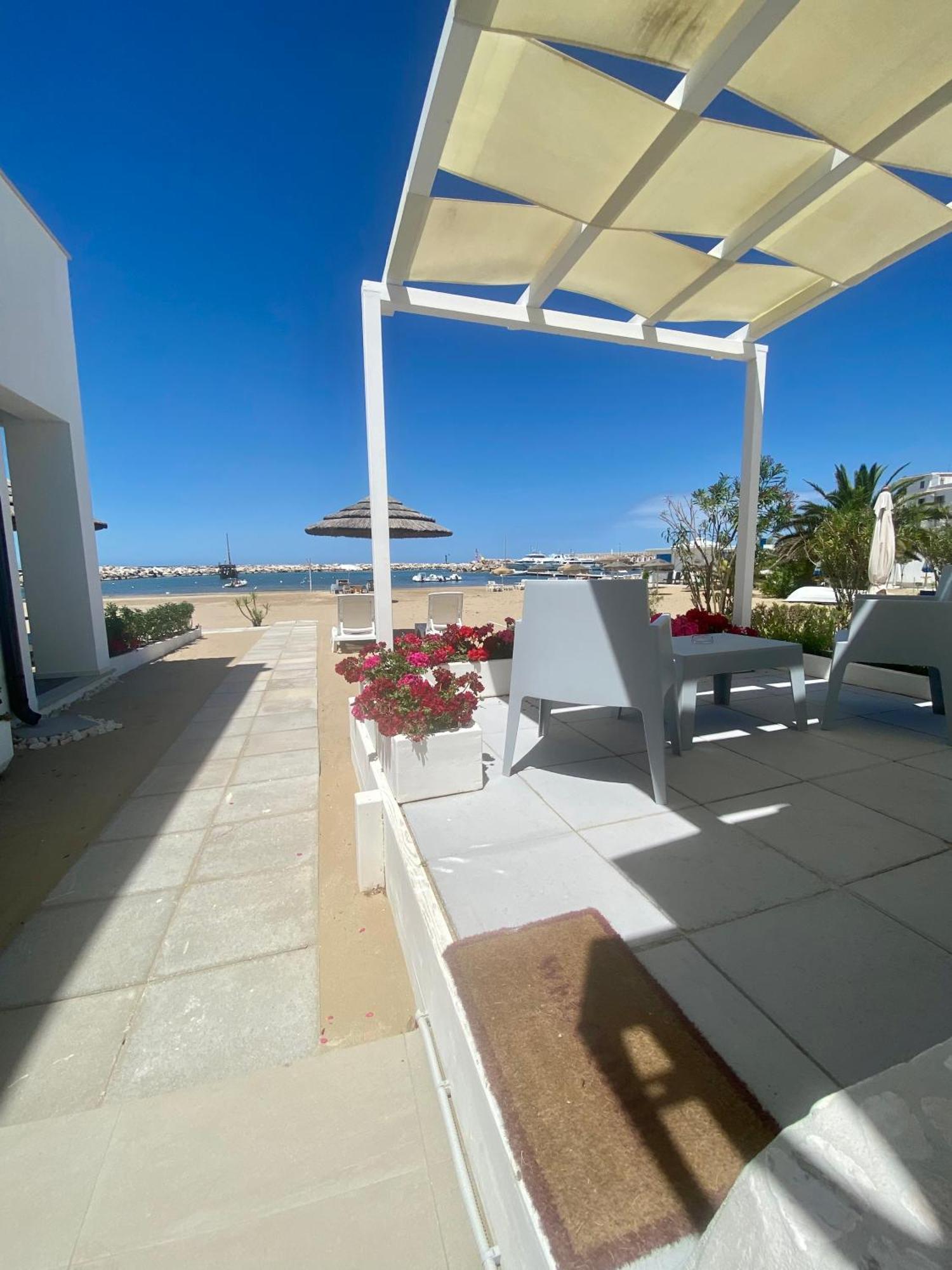 Marina Bay Beach Hotel بيسْكيتْشّي المظهر الخارجي الصورة