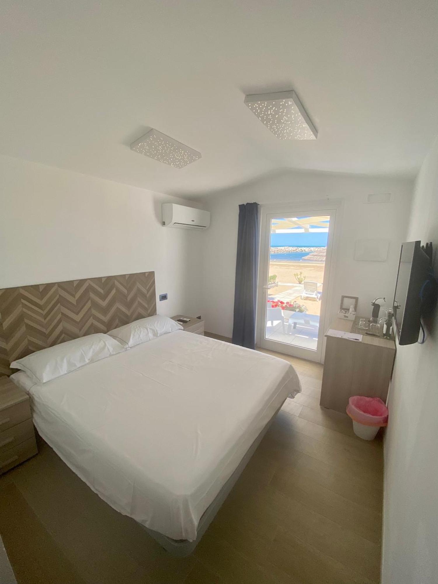 Marina Bay Beach Hotel بيسْكيتْشّي المظهر الخارجي الصورة