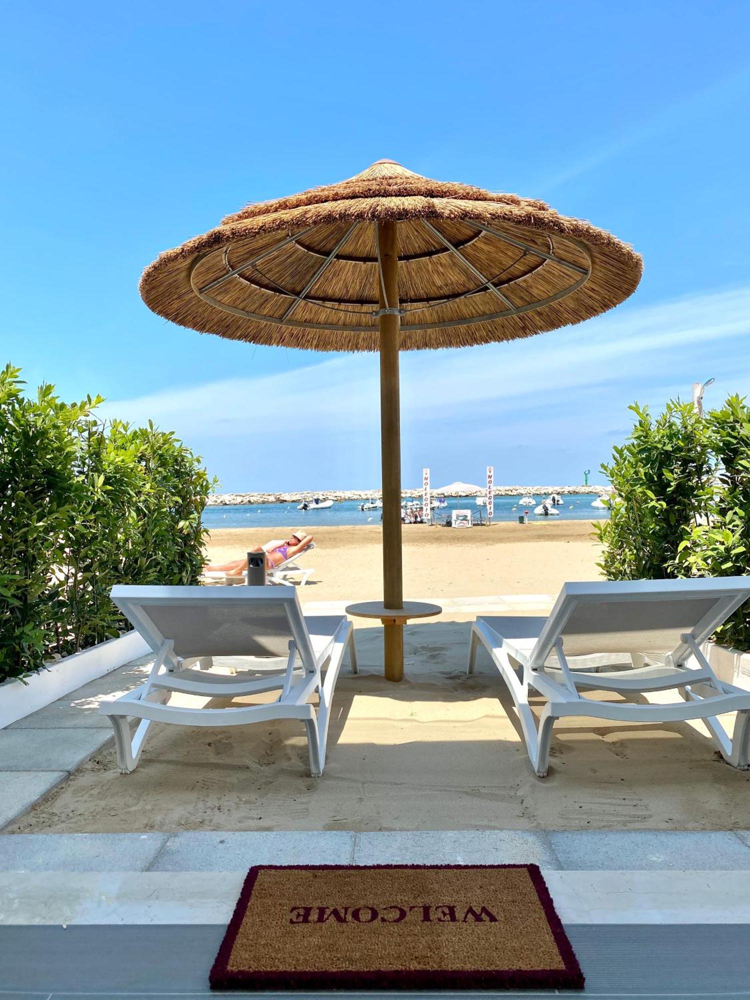 Marina Bay Beach Hotel بيسْكيتْشّي المظهر الخارجي الصورة
